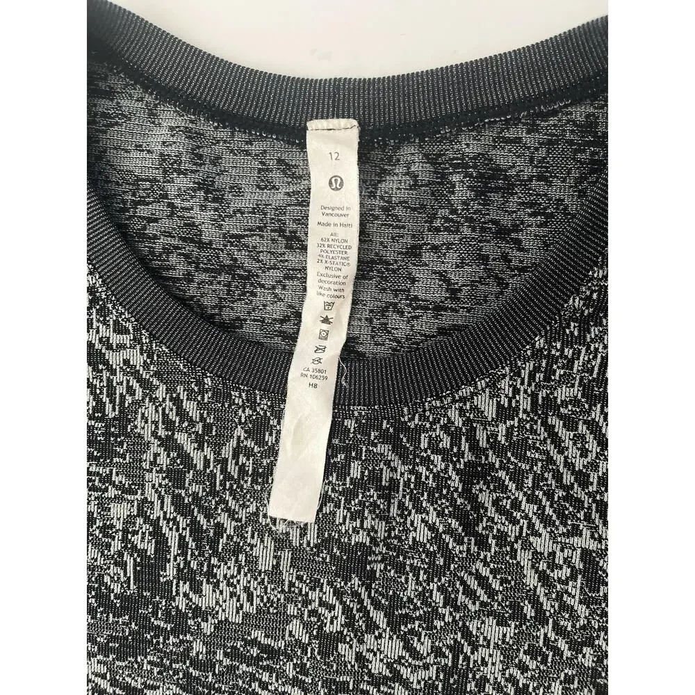 Lululemon Swiftly Breathe Top Women 12 Black Geometric Knit Long Sleeve